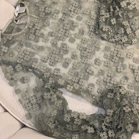 Organza belled sleeved blouse - Picture 3 of 5